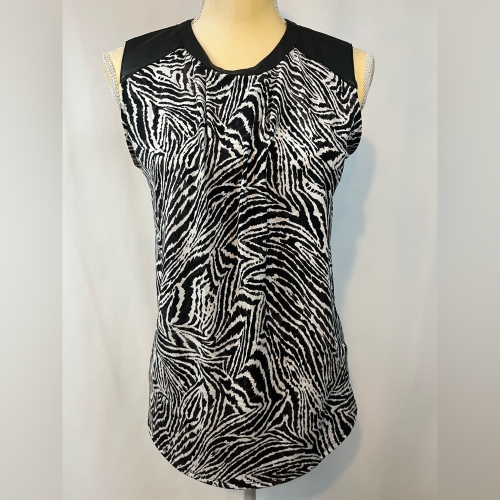 Chaus Sleeveless Zebra Print Blouse with Back Zipper Size Small